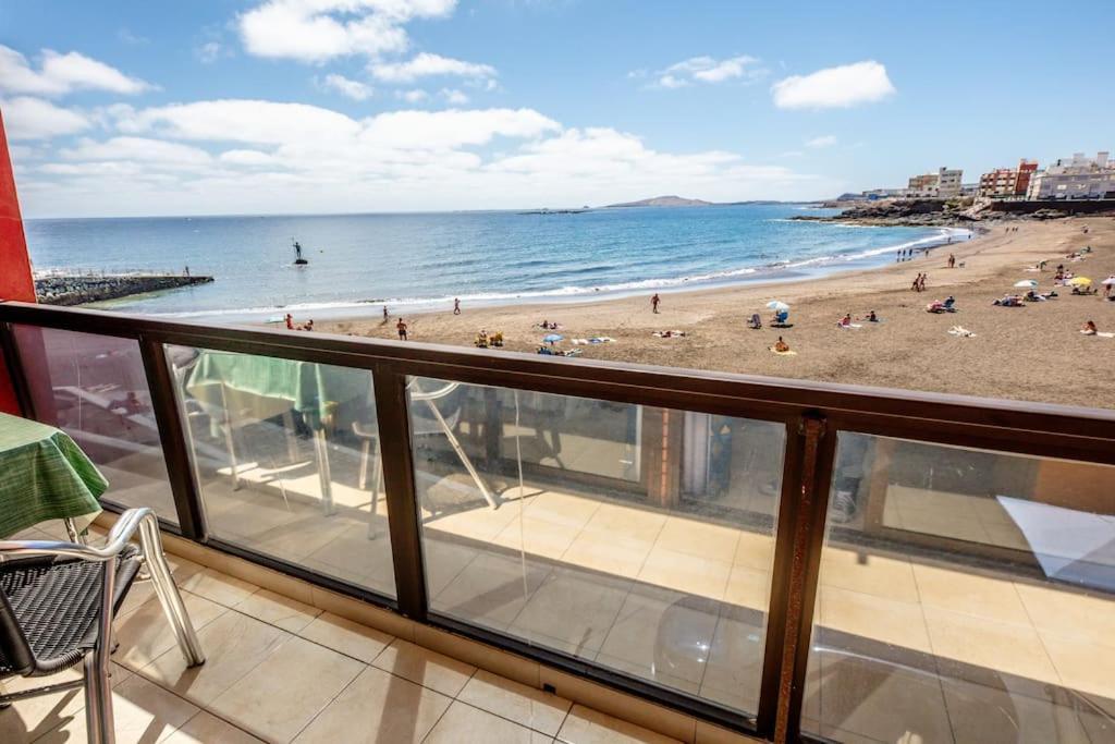 Frente Al Mar Playa De Melenara Apartment Exterior foto